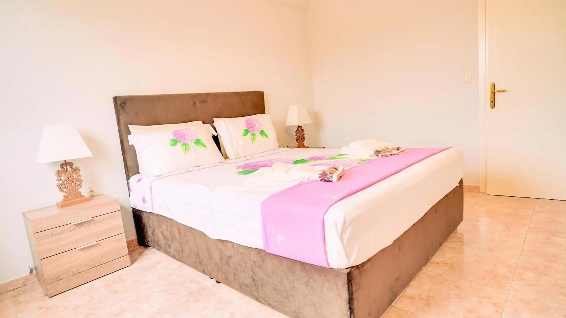 Апартаменты Lovely And Sunny Apartament 300M From Beach!! Переа Греция