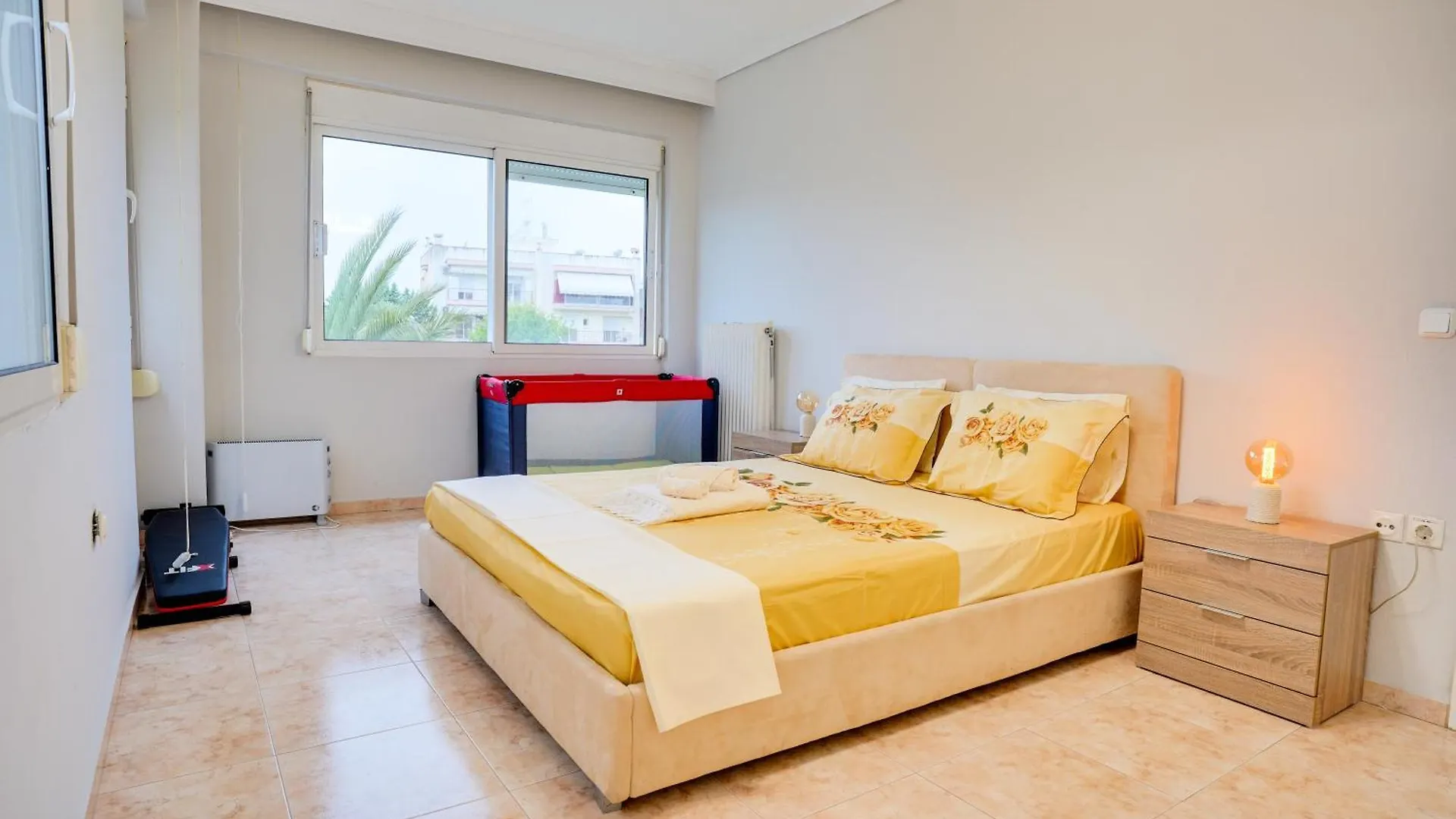 Апартаменты Lovely And Sunny Apartament 300M From Beach!! Переа